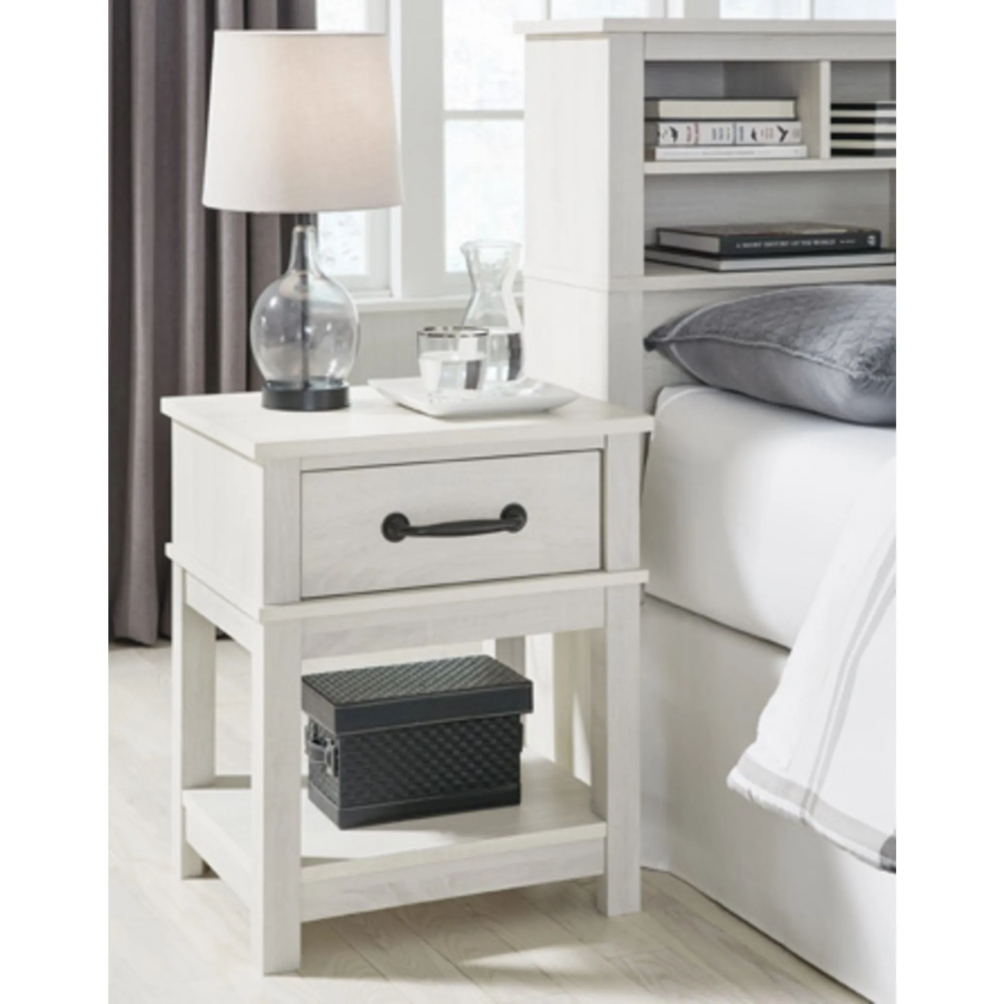 Dorrinson Nightstand - White