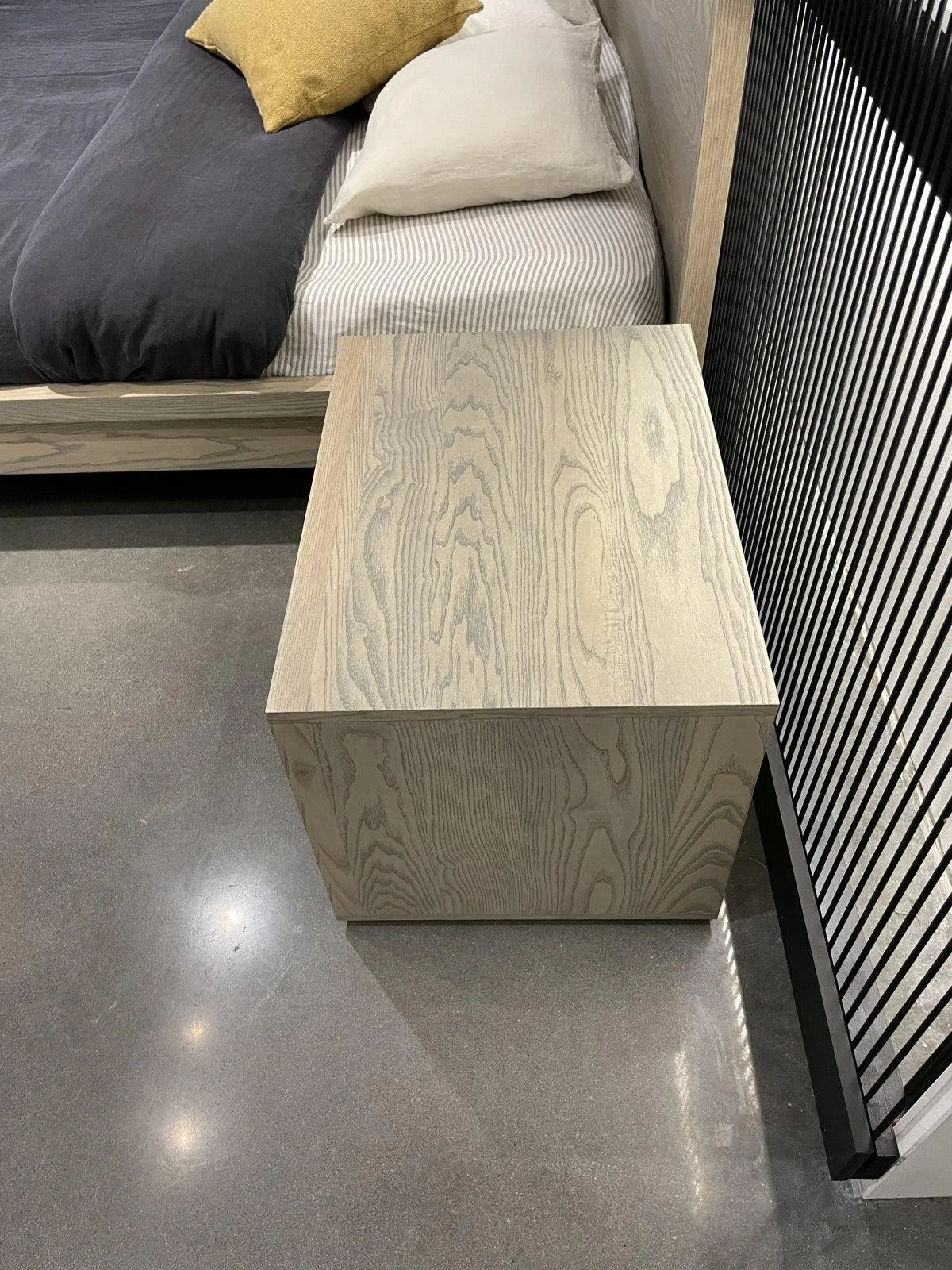 JACK 1 DRAWER NIGHTSTAND