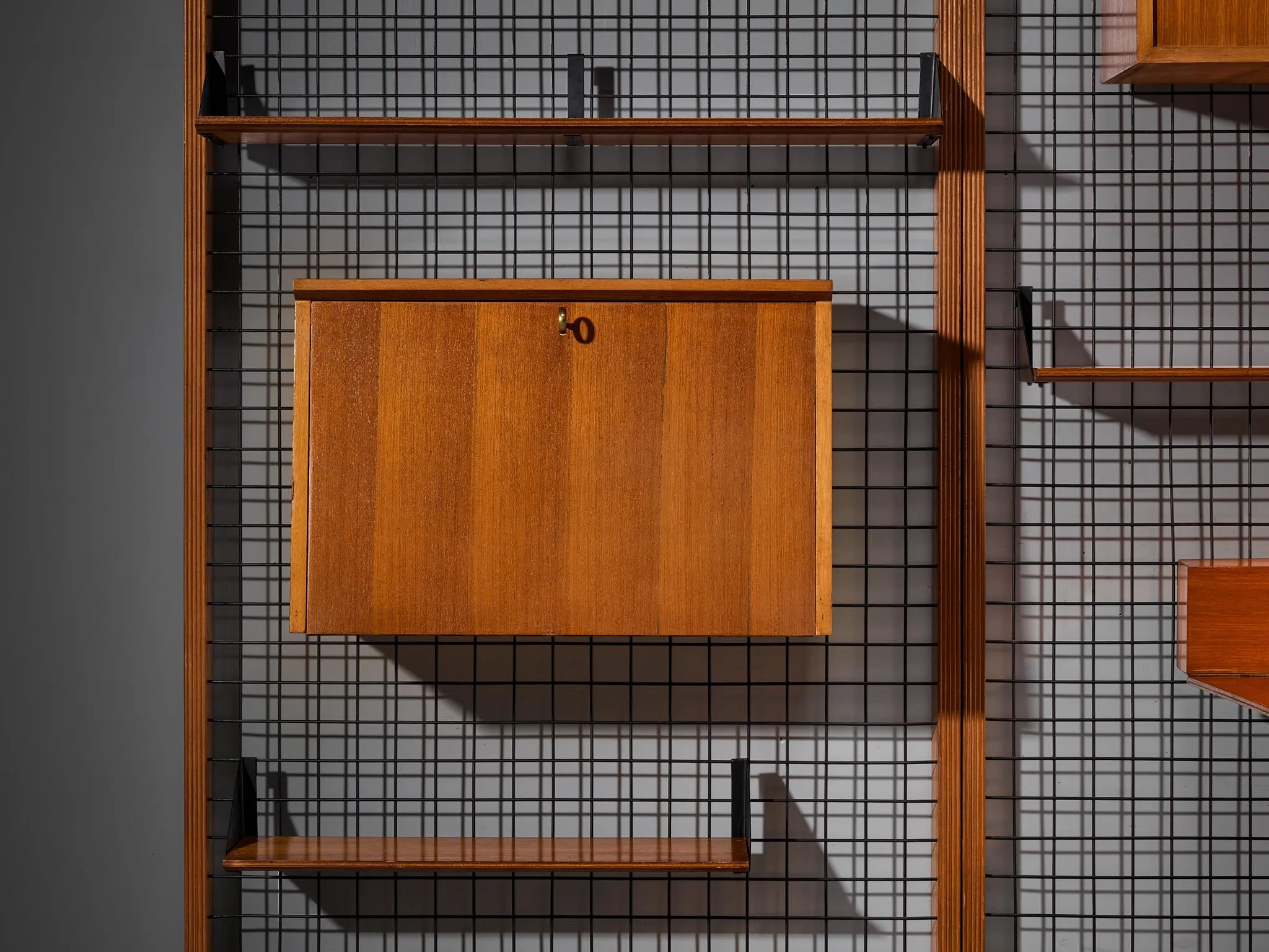 Mid-Century Modern Italian Adjustable Wall Unit with Shelves and Cabinets